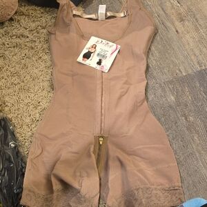 Doribell Women's Colombiana Shapewear Short Tira Sisa Broche